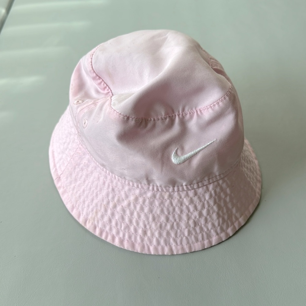 Like New, Nike Baby hats (fits 3-12m)